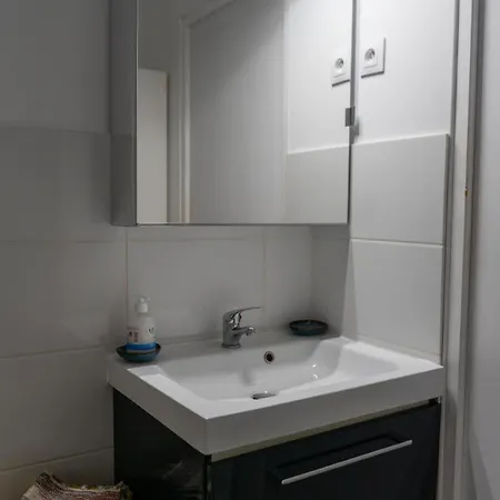 Apartment Elegant Carnon Port Avec Parking *